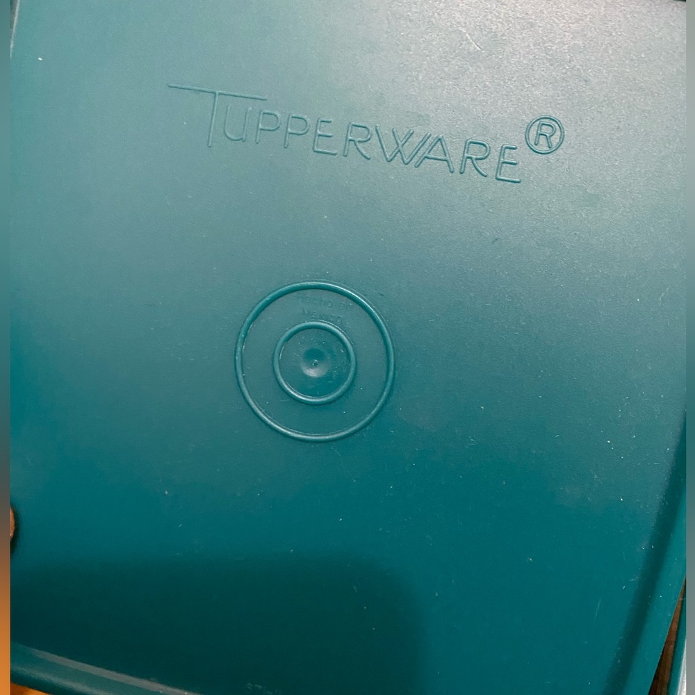 Vintage Tupperware Square Away
Sandwich Keeper set of five containers - Picture 2 of 5